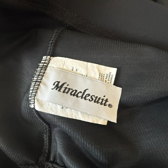 Women's ?/10 Miraclesuit Tankini Set with Short Bottoms - Picture 10 of 13